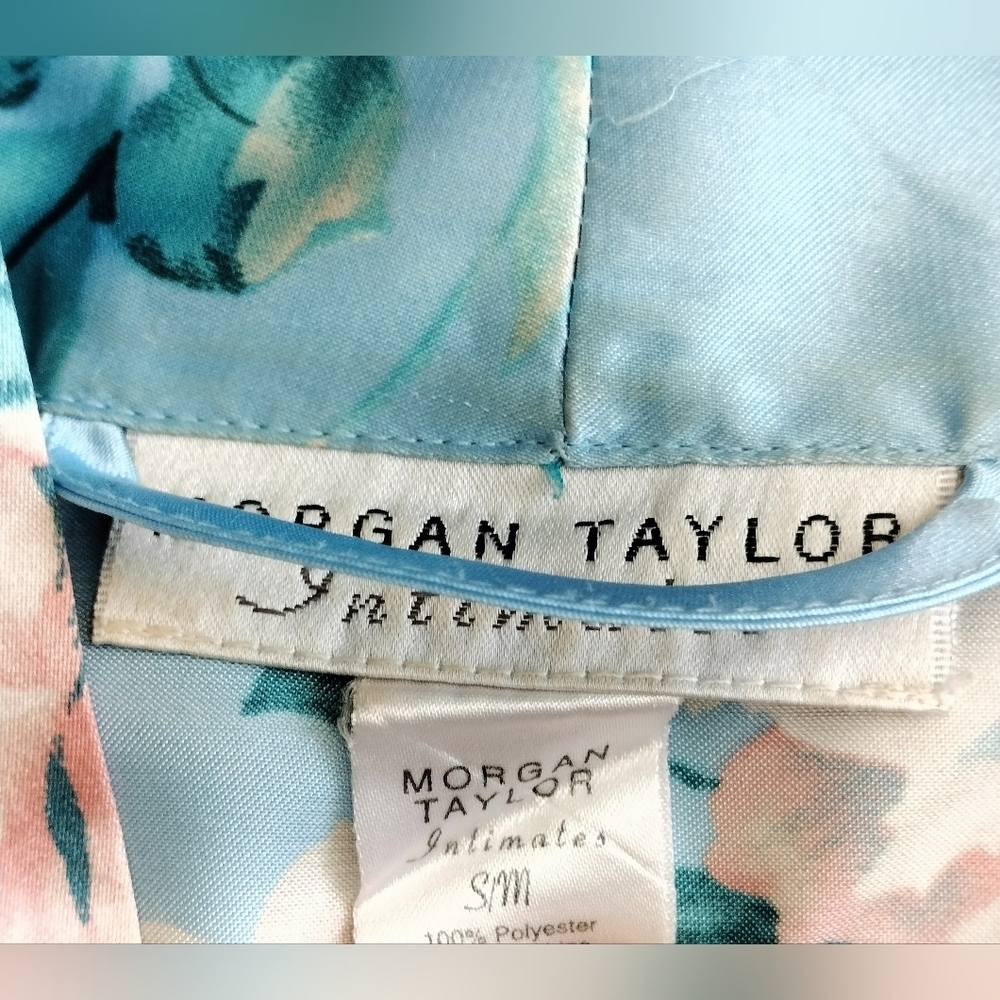 Morgan Taylor Intimates Blue Floral Robe - Picture 6 of 8